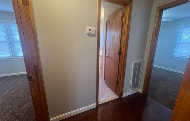 3 beds, 1 bath, $1,100