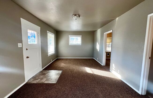 2 beds, 1 bath, $1,200