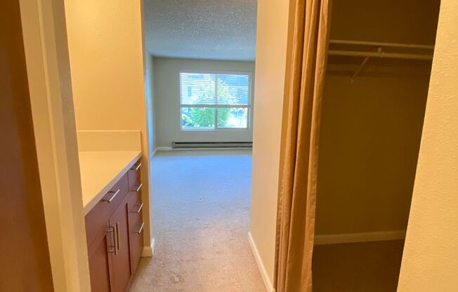1 bed, 1 bath, 939 sqft, $2,295, Unit 005