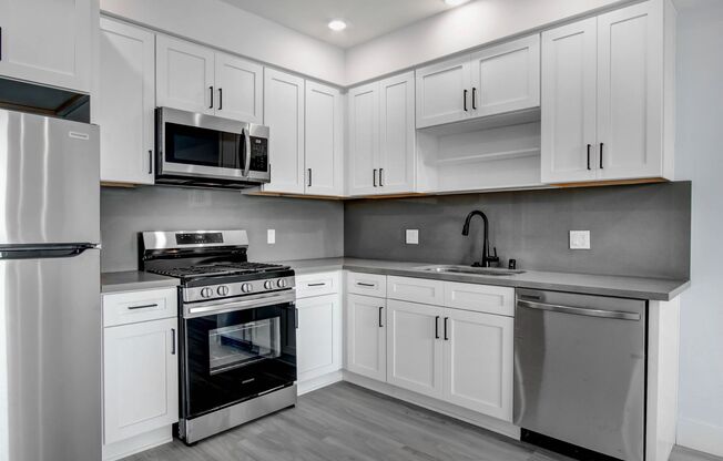 2 beds, 2 baths, 865 sqft, $2,595, Unit 406