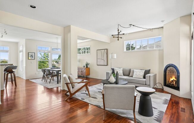 Stunning NW Willamette Heights 3-Level Single Family Home with St Helens views and Fenced Backyard