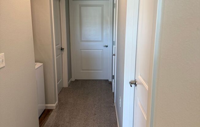 2 beds, 2 baths, 990 sqft, $1,425, Unit 211-H146