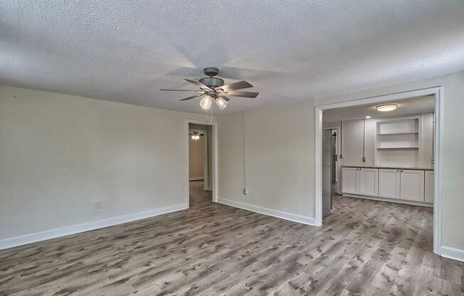 3 beds, 1 bath, $1,595