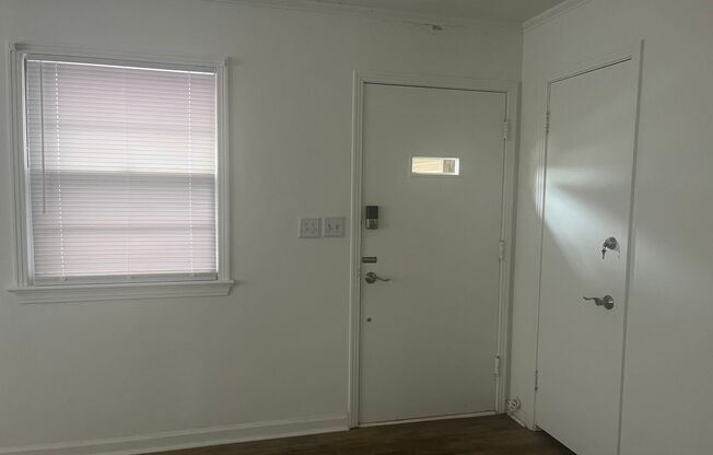 3 beds, 1 bath, $1,495