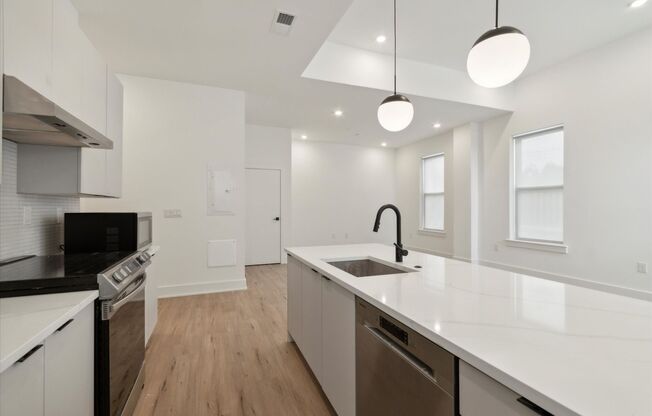 2 beds, 2 baths, 1,000 sqft, $1,795, Unit 101