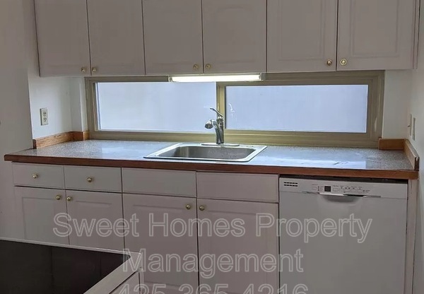 2650 14 AVE W