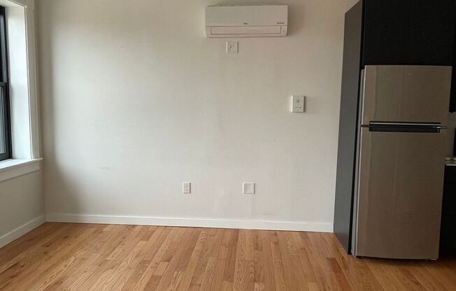 1 bed, 1 bath, 4 sqft, $1,425, Unit 3C