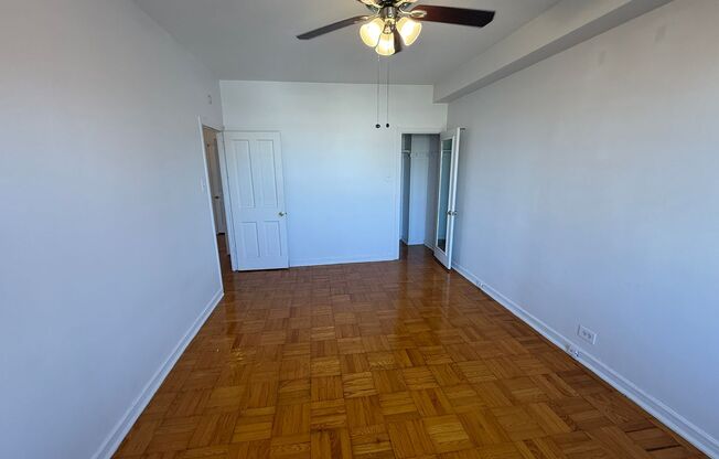 3 beds, 1 bath, 1,000 sqft, $2,195, Unit 1607