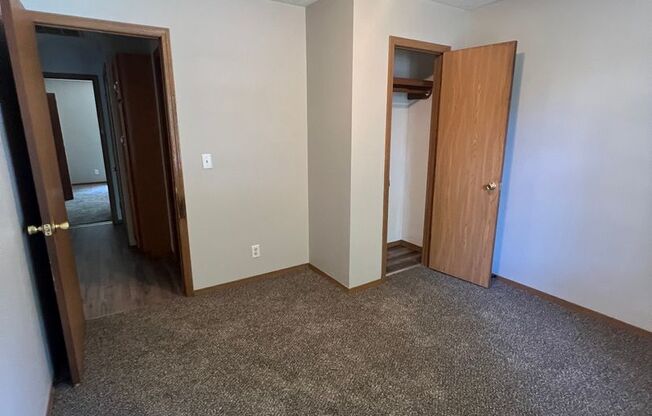 3 beds, 2 baths, $1,325