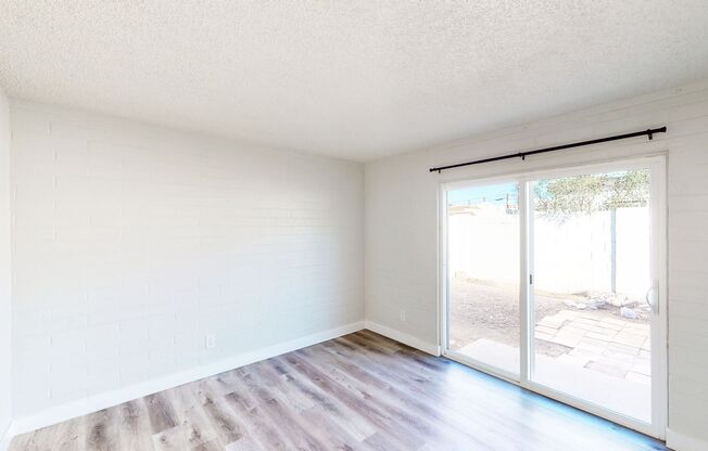 2 beds, 1 bath, 800 sqft, $1,490, Unit 1712-4