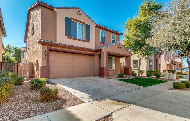 Gorgeous 4 Bedroom 3 bathroom home in Laveen/Rogers Ranch with community pool