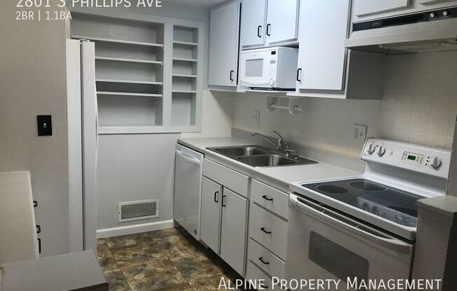 2 beds, 1.5 baths, 1,300 sqft, $1,195