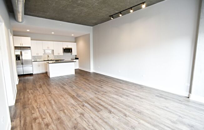 1 bed, 1 bath, 642 sqft, $3,636, Unit 3833-217