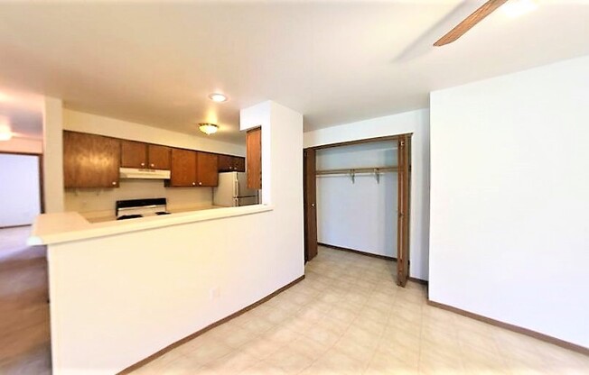 3 beds, 2 baths, 1,100 sqft, $1,745, Unit 2001-102