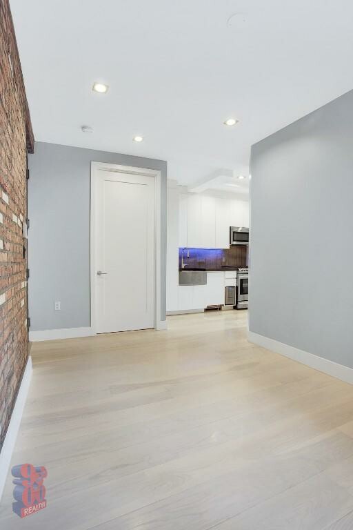 195 Stanton St, New York NY 6C
