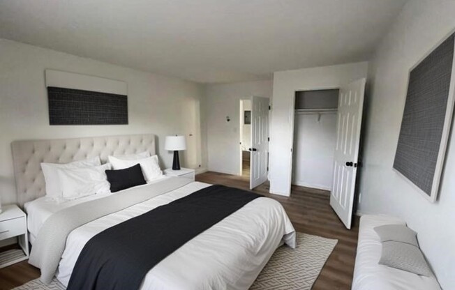 2 beds, 1 bath, 850 sqft, $2,200, Unit 10