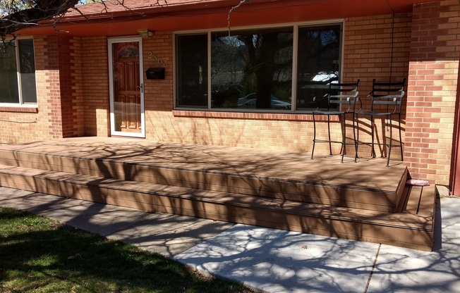 Beautifully Updated Boulder 3Bed/2Bath-- Walking distance from CU campus & 29th St Mall!