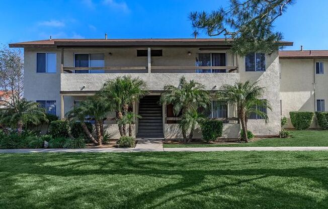1039 N MOLLISON AVE