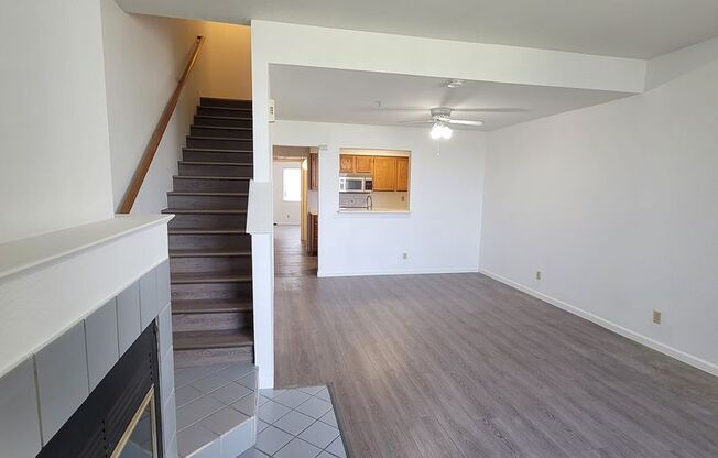 3-bed 2-bath townhouse with a breathtaking Delta view!