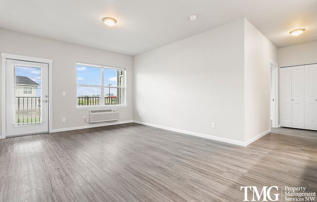 2 beds, 2 baths, 987 sqft, $1,890, Unit H356