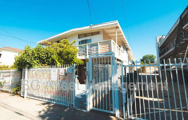 1525 Alcatraz Avenue
