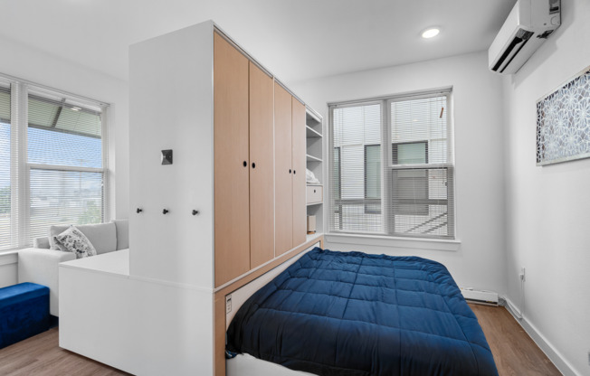 Studio, 1 bath, 327 sqft, $1,595, Unit #129