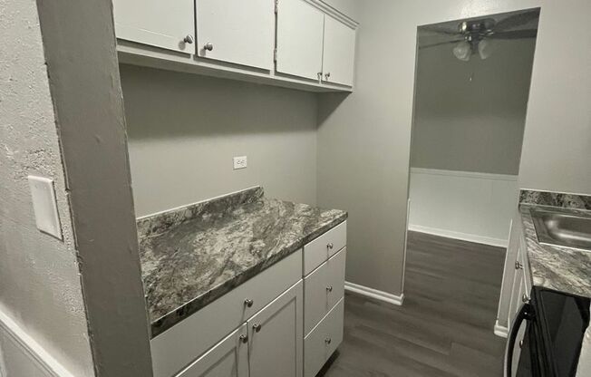 1 bed, 1 bath, $960, Unit 205