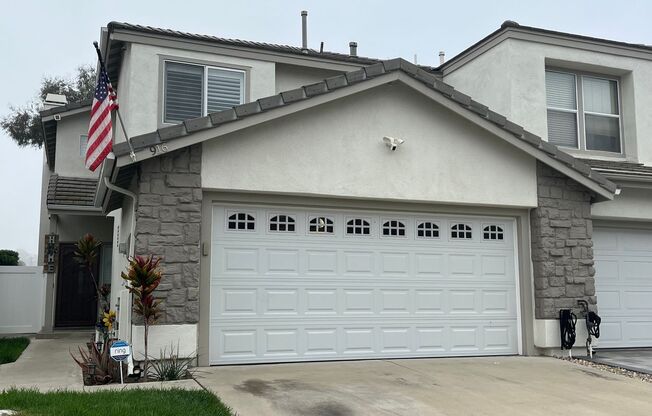 Fabulous 3 Bedroom Anaheim Hills End Unit View Townhome