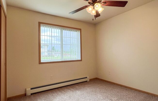 3 beds, 2 baths, 1,265 sqft, $1,620, Unit ML 525-08