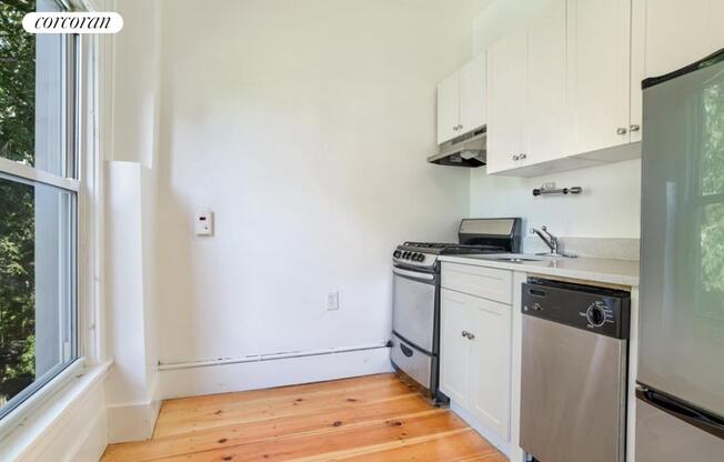 129 CLIFTON PL