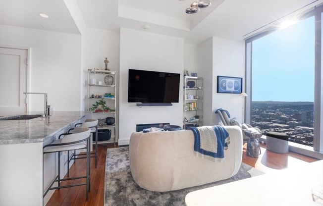 1 bed, 1.5 baths, 897 sqft, $10,000, Unit 3606