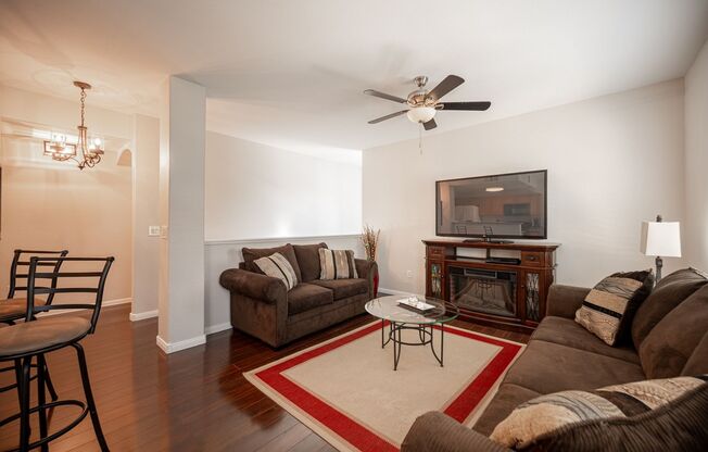 3 beds, 2 baths, $1,600, Unit # 274