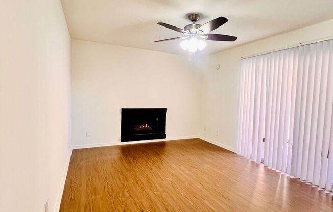 Lovely 1 Bedroom, 1 Bath Apartment. Waiting for You to Make it Home!