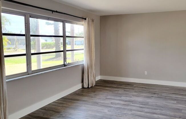 Newly Renovated 3/2 Single Family Home with Garage!