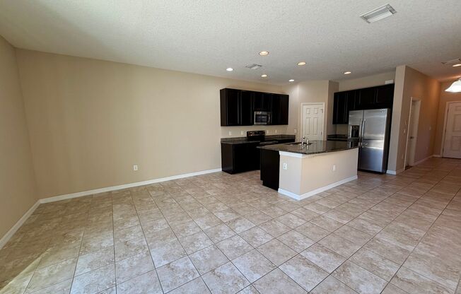 3 BEDROOM 2.5 BATHROOM 1 CAR GARAGE IN PINE RIDGE AT OAK CREEK !!!