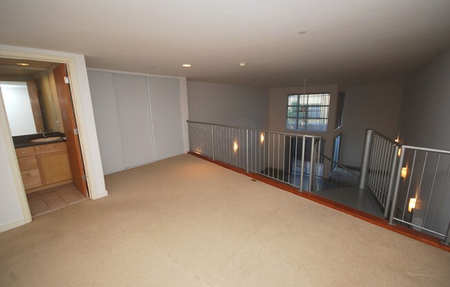 1 bed, 1.5 baths, 1,004 sqft, $3,400, Unit 124