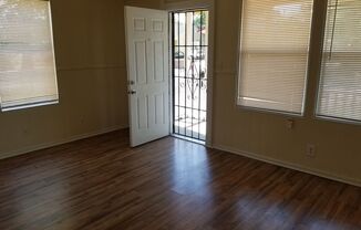 2 beds, 1 bath, $750