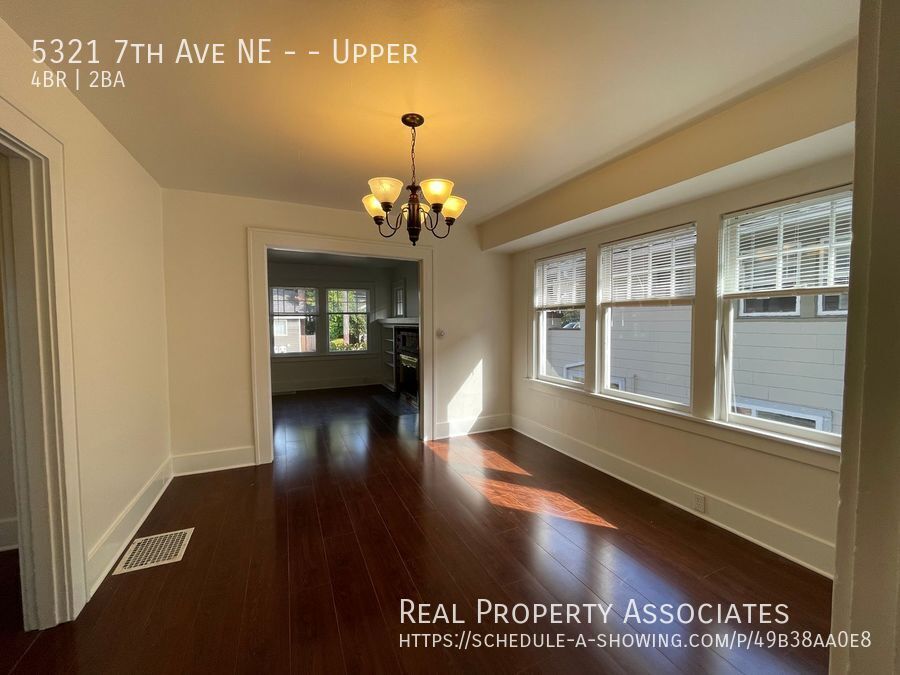 5321-7th Ave NE
