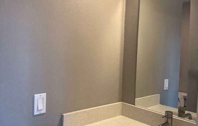 2 beds, 2 baths, $2,750, Unit 105