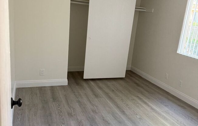 2 beds, 1 bath, 900 sqft, $2,150, Unit #04