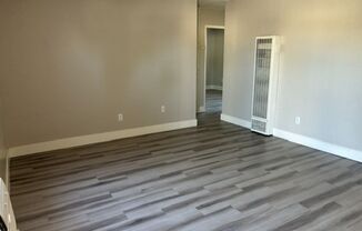 2 beds, 1 bath, 860 sqft, $2,100, Unit 10182D