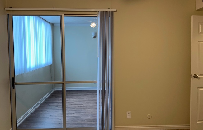 2 beds, 1 bath, 900 sqft, $1,521, Unit 301