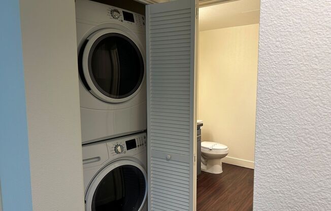 2 beds, 2 baths, 890 sqft, $2,565, Unit 310