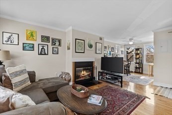 464 MAIN ST