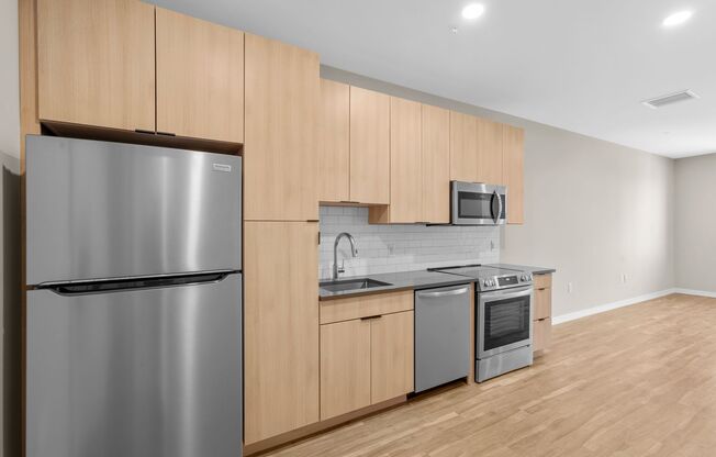 Studio, 1 bath, 548 sqft, $1,940, Unit 608