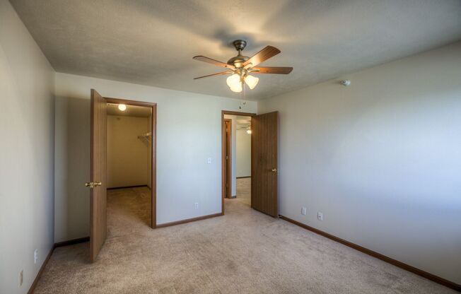 2 beds, 2 baths, $1,210, Unit 02