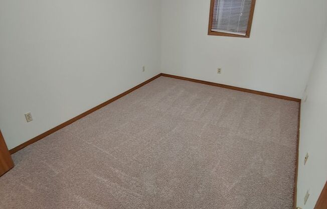 2 beds, 1 bath, 720 sqft, $980, Unit 1249-08