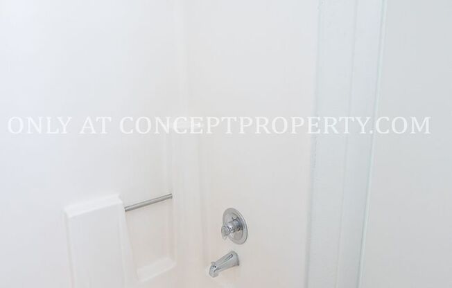 2 beds, 1 bath, 810 sqft, $1,199, Unit 84