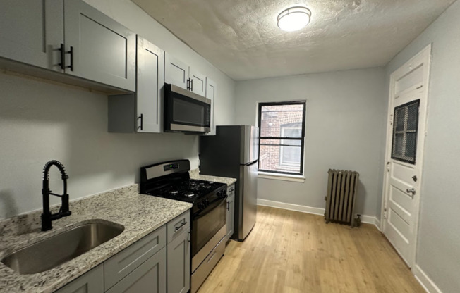 Vintage Hyde Park Apts!