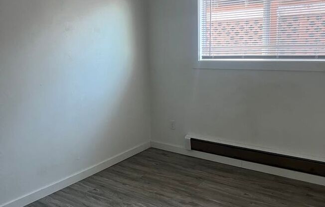 2 beds, 1 bath, $1,200